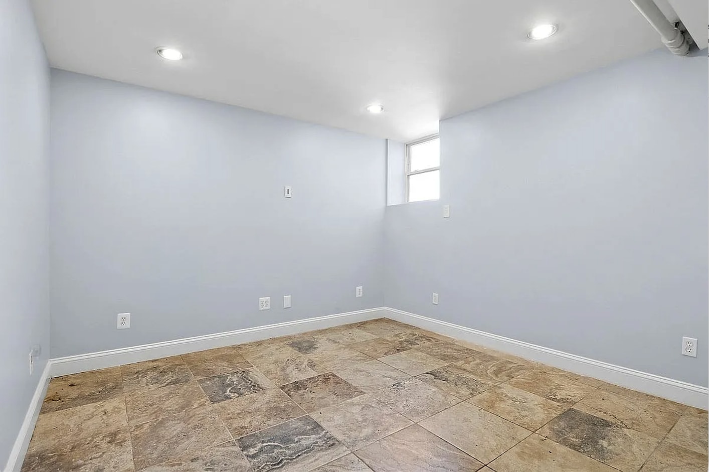 Building Photo - 1761 E 16th St