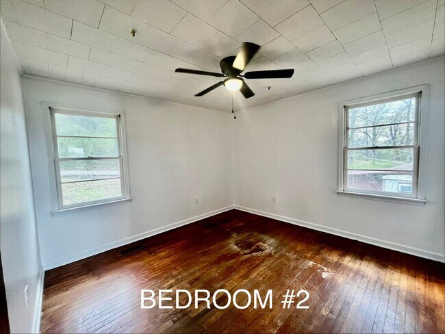 Building Photo - 1033 W 33rd St