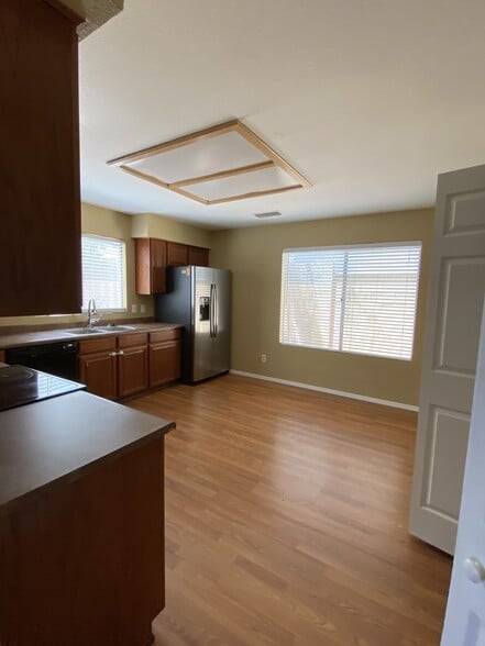 Building Photo - 5061 W Chicago Cir S