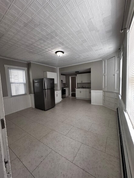 Building Photo - 286 Lake Ave
