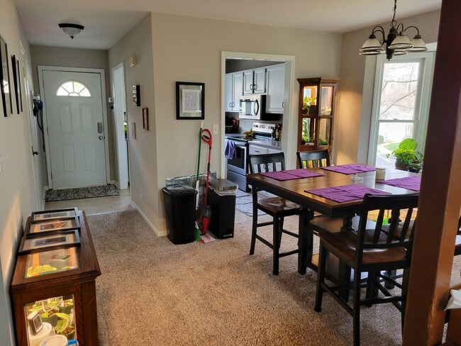 Building Photo - 522 Oak Run Dr