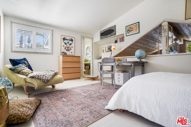 Building Photo - 28036 Sea Ln Dr