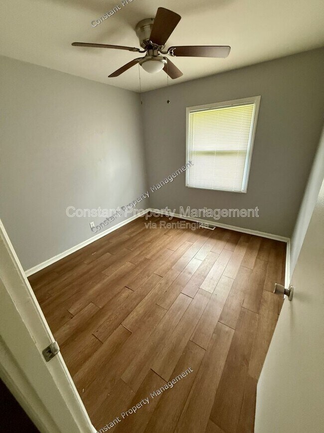 Building Photo - 3343 Ohara Dr S