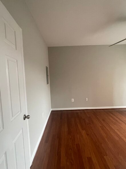 Bedroom - 4551 Strutfield Ln