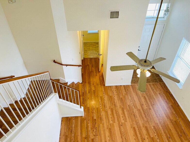 Building Photo - 1004 Sweet Melissa Dr