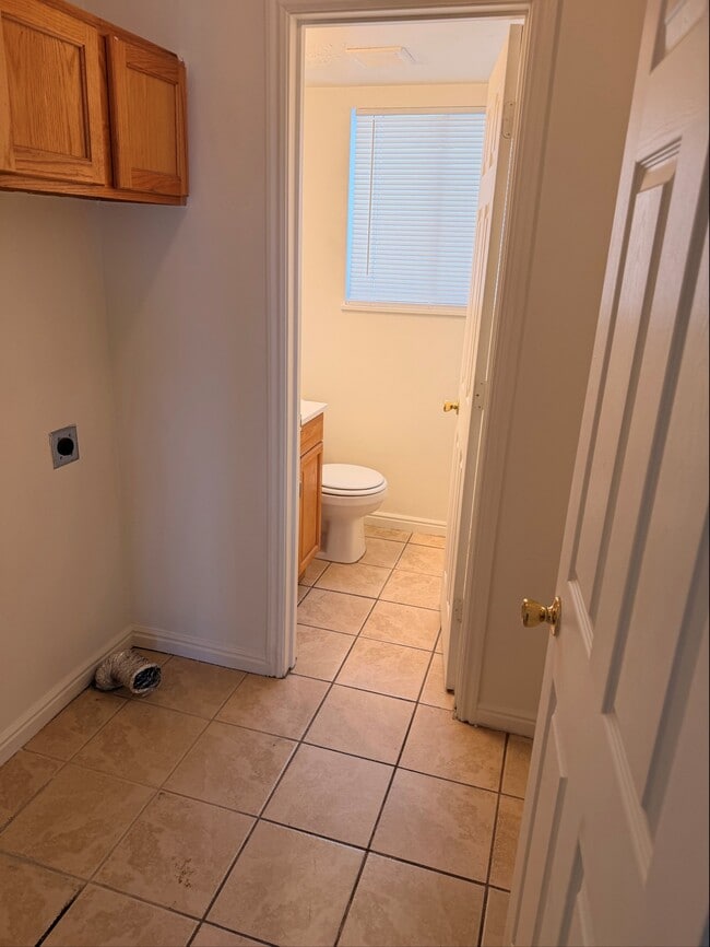 Building Photo - 1239 Swaner Rd