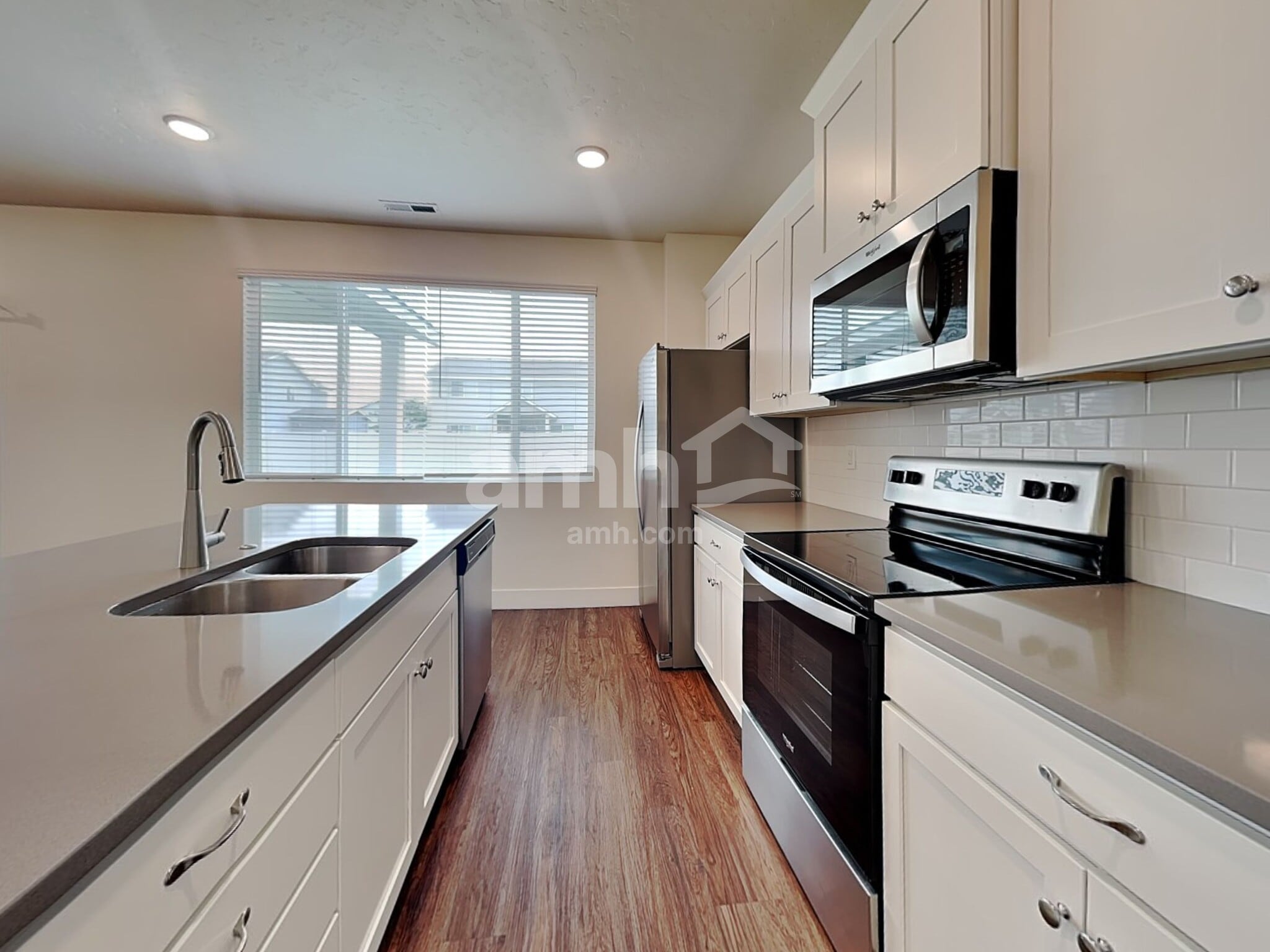 Building Photo - 9472 W Chino St