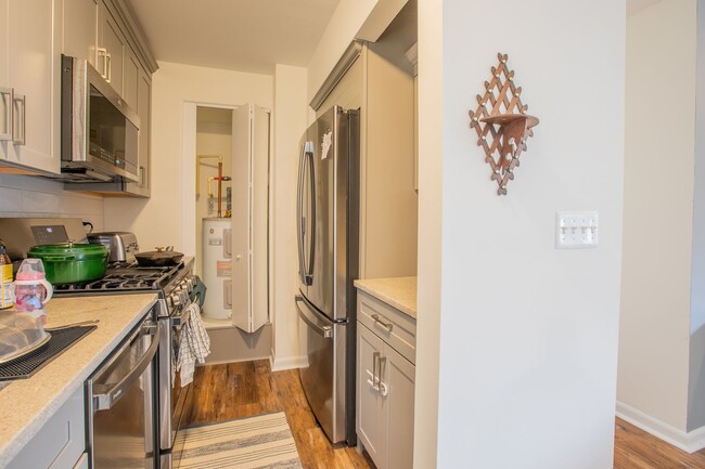 Building Photo - Gorgeous 2 BR/2 BA Condo in Annapolis!