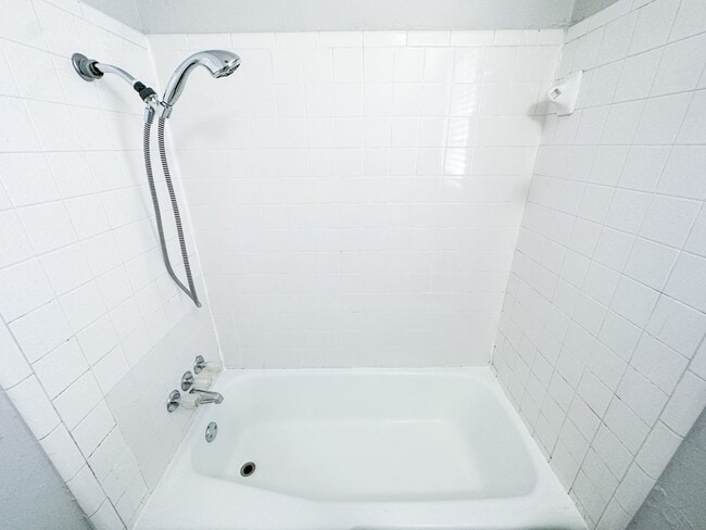 Building Photo - MOVE IN SPECIAL!  Beautiful 3 Bedroom - 1....