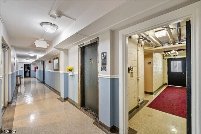 Building Photo - 415 Claremont Ave