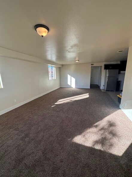 Building Photo - 333 E 69th St