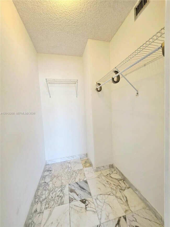 Building Photo - 290 174th St