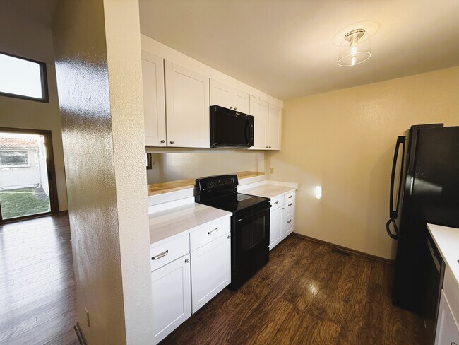 Building Photo - 7522 Madrid ct