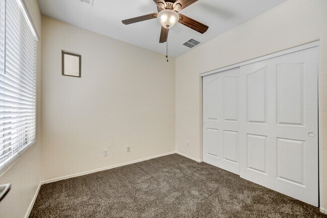 Building Photo - 8962 W Grovers Ave