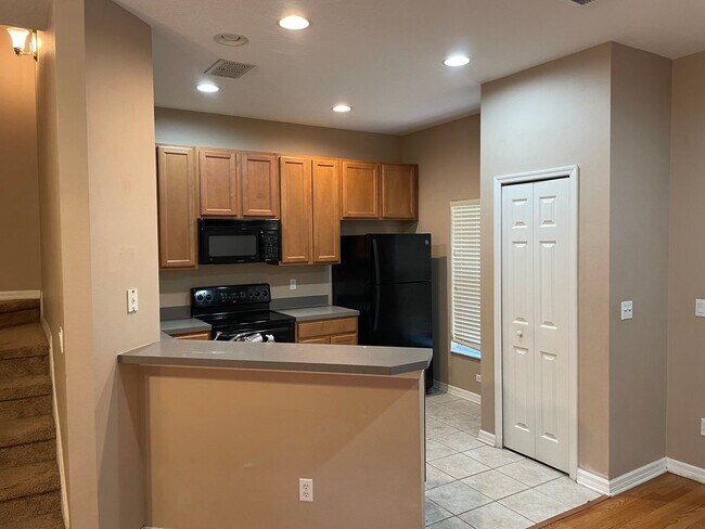 Building Photo - $2,000.00 3 BED / 2.5 BATH - IN MAITLAND 32810