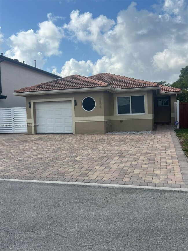 Primary Photo - 8500 NW 196th Terrace