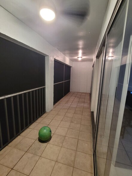 Building Photo - 203 SE 15th Pl