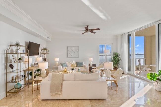 Building Photo - 5310 N Ocean Dr
