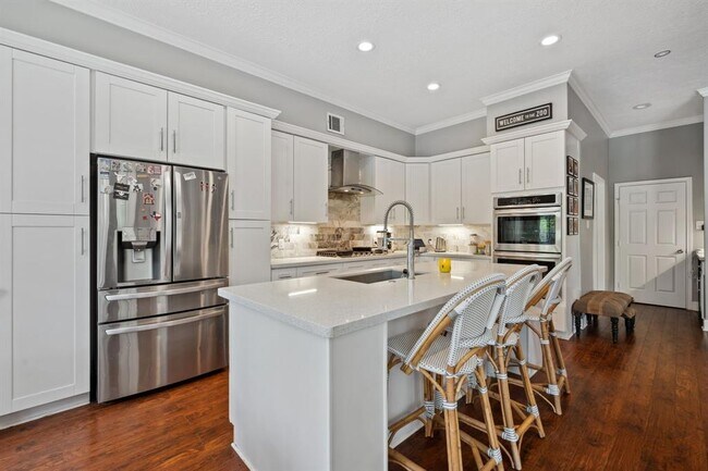 Building Photo - 4619 Breezy Point Dr
