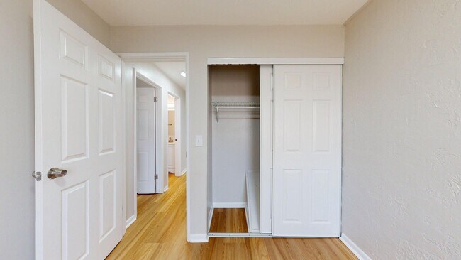 Building Photo - Elyria - fully updated two bedroom townhouse for rent!
