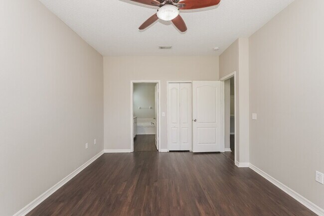 Building Photo - 10349 Tecoma Dr