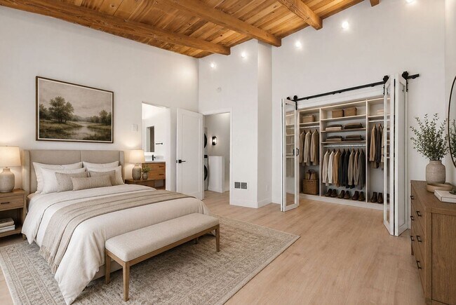 Building Photo - Renovated Coastal Townhome in Prime Santa Monica