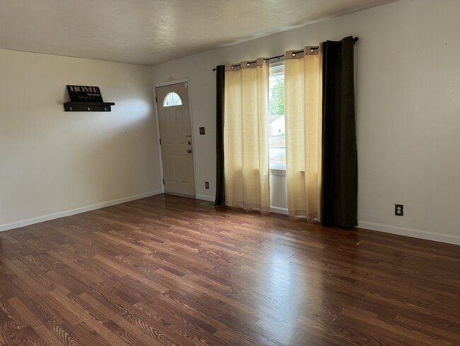 Building Photo - 2510 Poplar St