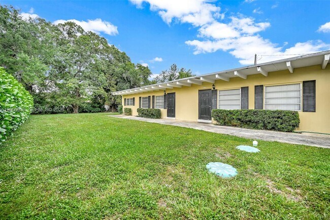Building Photo - 2225 SW 62nd Ct
