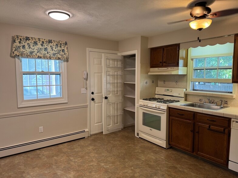 Kitchen - 240 Elm St