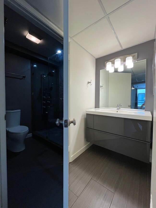 Building Photo - MOVE-IN READY, NoHo Arts 1+1, upgraded con...
