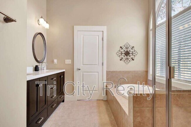 Building Photo - 175 Ridgeway Ct