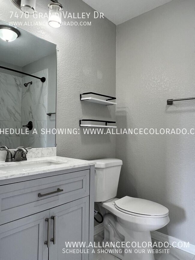 Building Photo - 7470 Grand Valley Dr