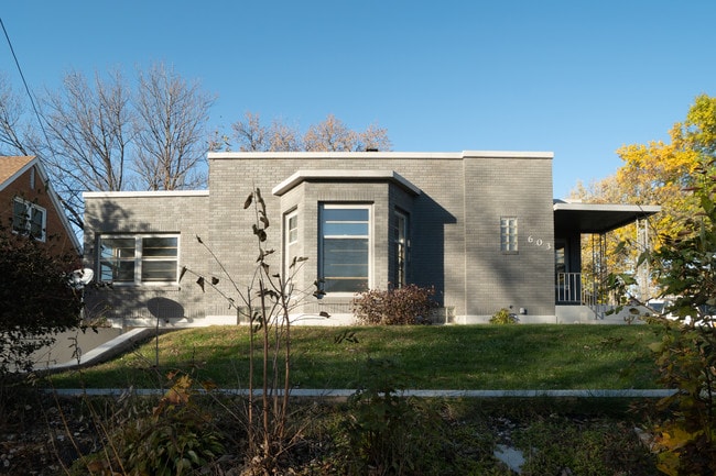 Building Photo - 603 W 18th St