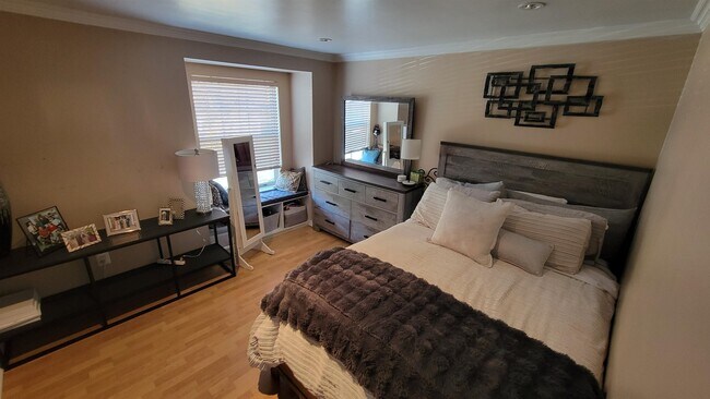 Building Photo - 780 River Rd