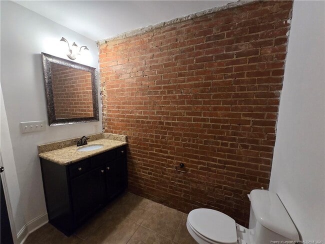 Building Photo - 214 Hay St