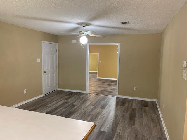 Building Photo - 556 Aila St