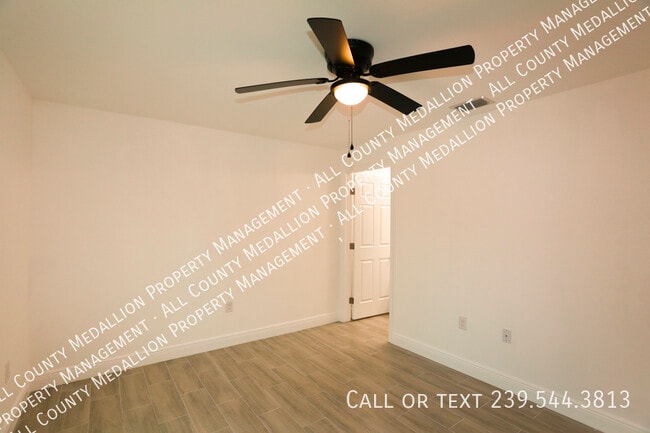 Building Photo - 915 Graystone Ave