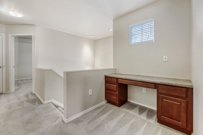 Building Photo - 3 Bed 3 Bath Townhouse in Westminster