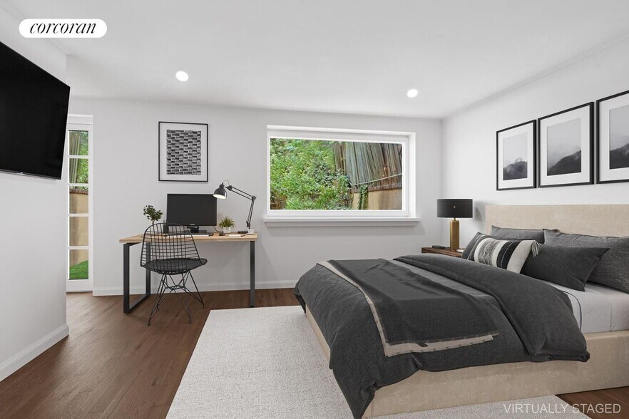 Building Photo - 326 W 19th St