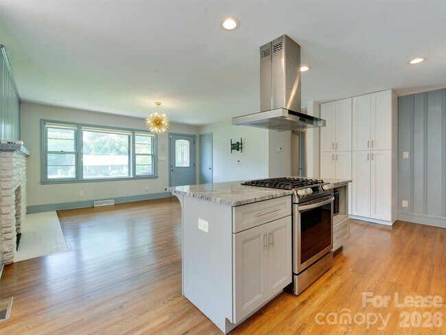 Building Photo - 3921 Sheffield Dr