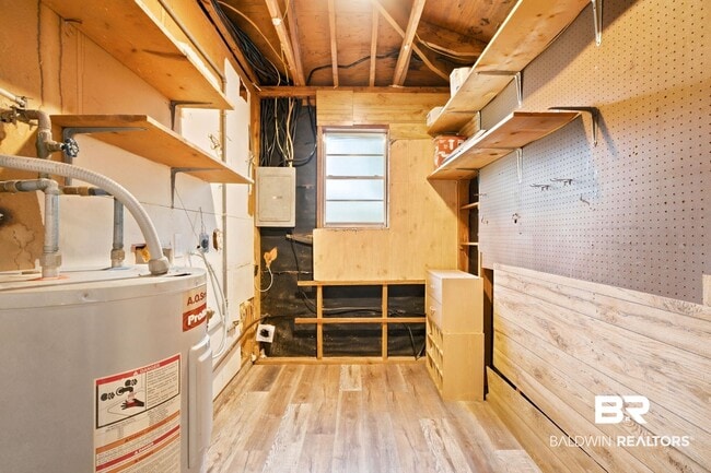 Building Photo - 509 Gayfer Ave