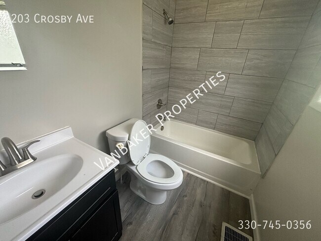 Building Photo - 203 Crosby St