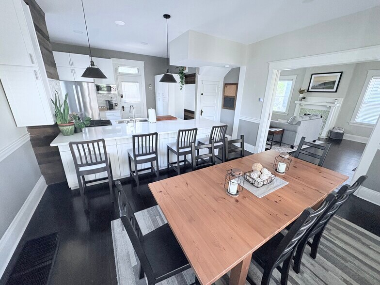 Building Photo - 2733 Willard Ave