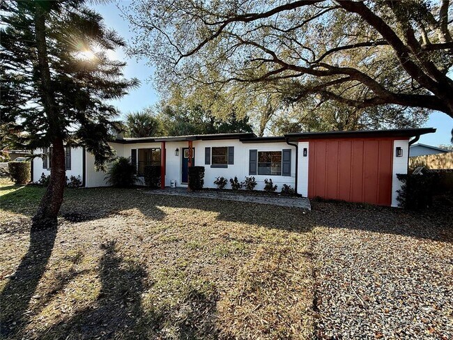 Building Photo - 6124 Dogwood Dr