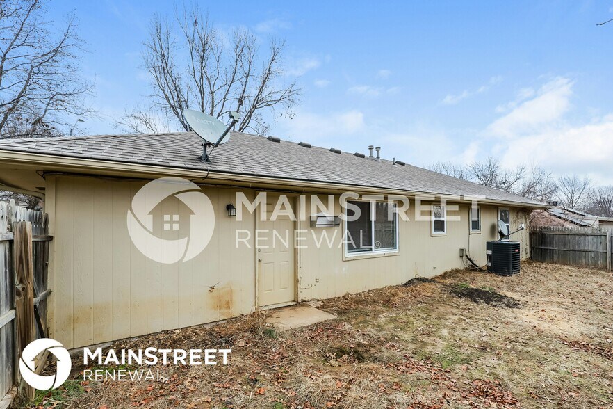 Building Photo - 1225 N Inca Dr