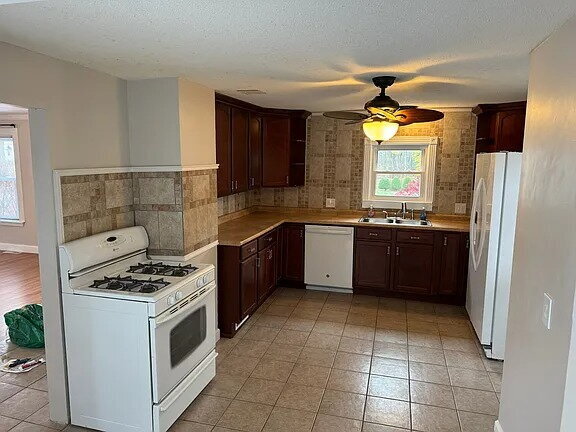 Building Photo - Welcome home!