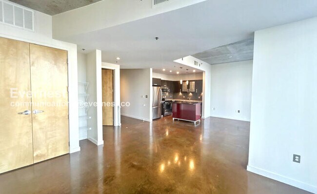 Building Photo - Modern 1-Bedroom Condo with City Views in Prime Nashville Location / Available Now!