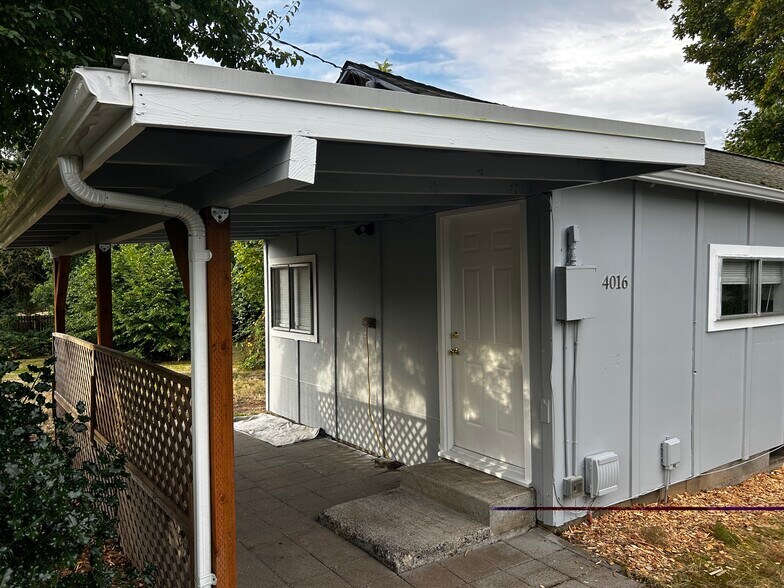 Front Porch Area and Entry - 4016 NE 54th Ave