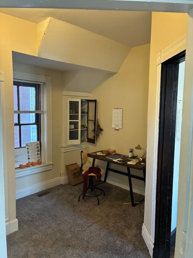 Building Photo - 319