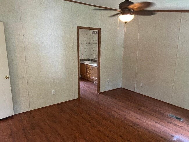 Building Photo - 2555 N Farm to Market 1486